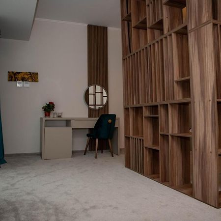 Unique Garden Hotel Brăila Eksteriør billede