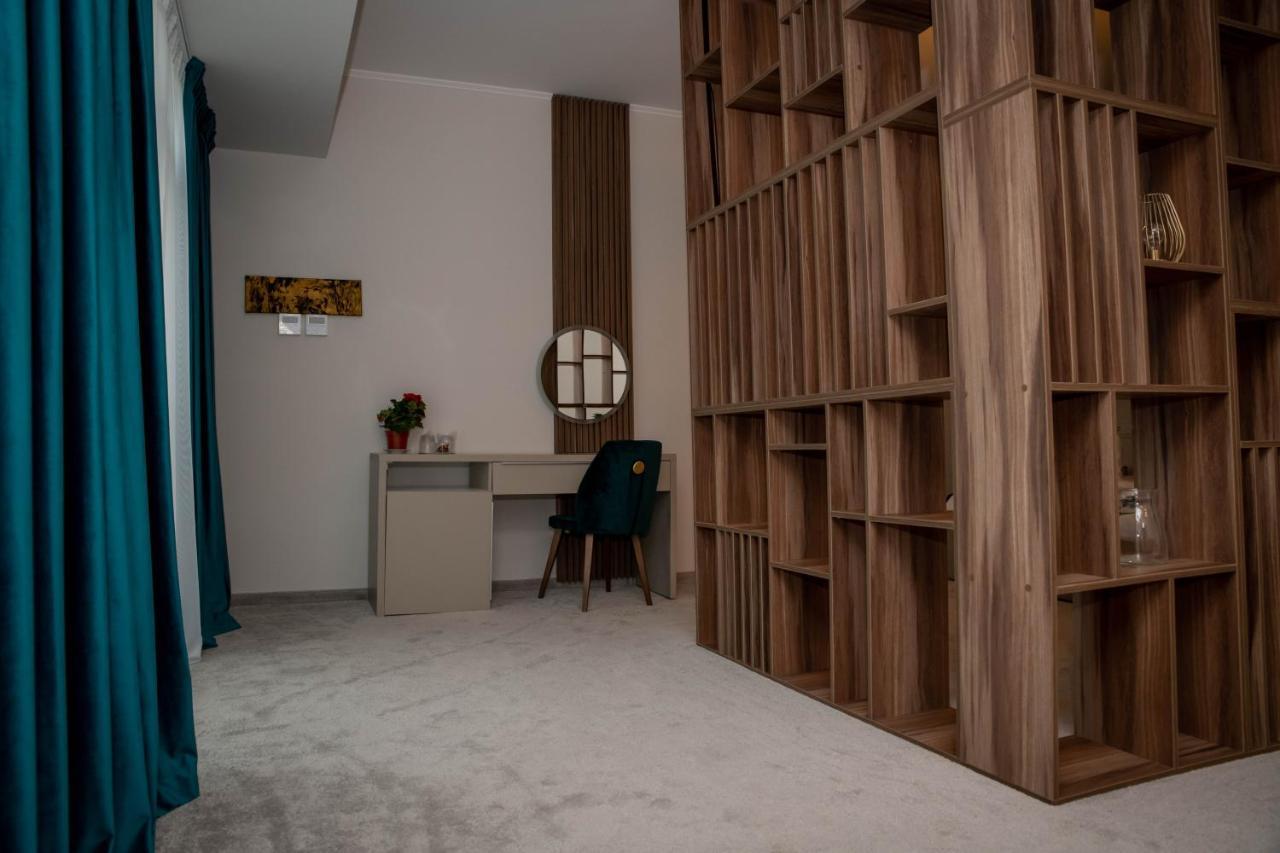 Unique Garden Hotel Brăila Eksteriør billede