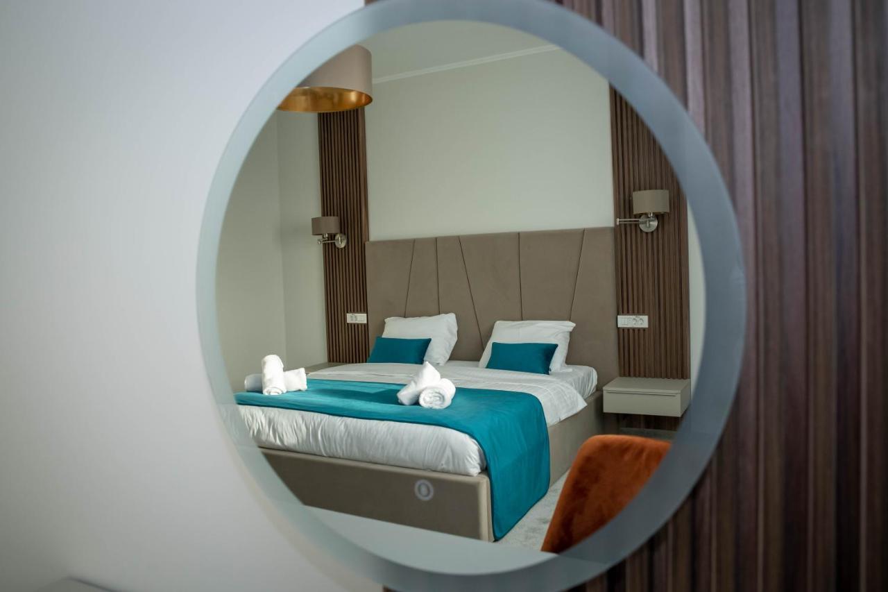 Unique Garden Hotel Brăila Eksteriør billede