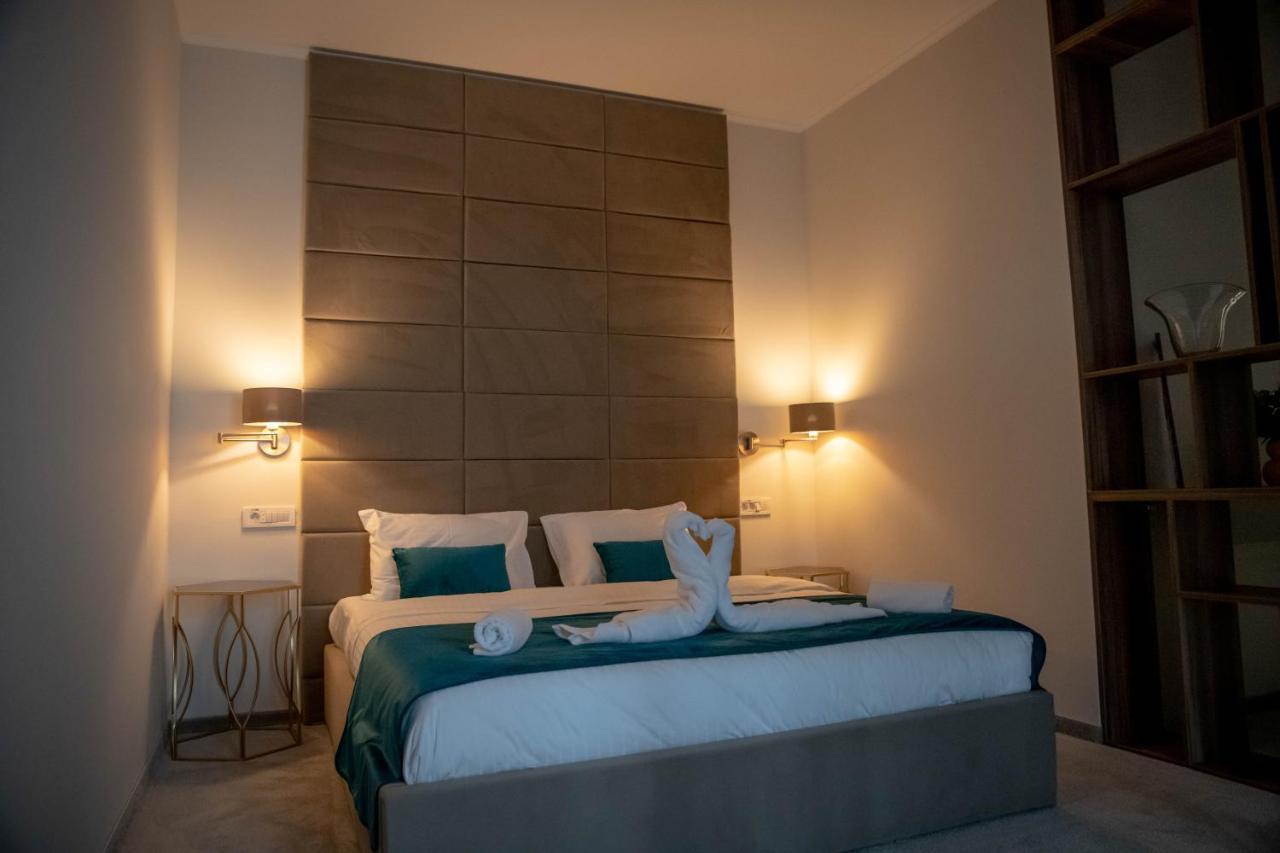 Unique Garden Hotel Brăila Eksteriør billede