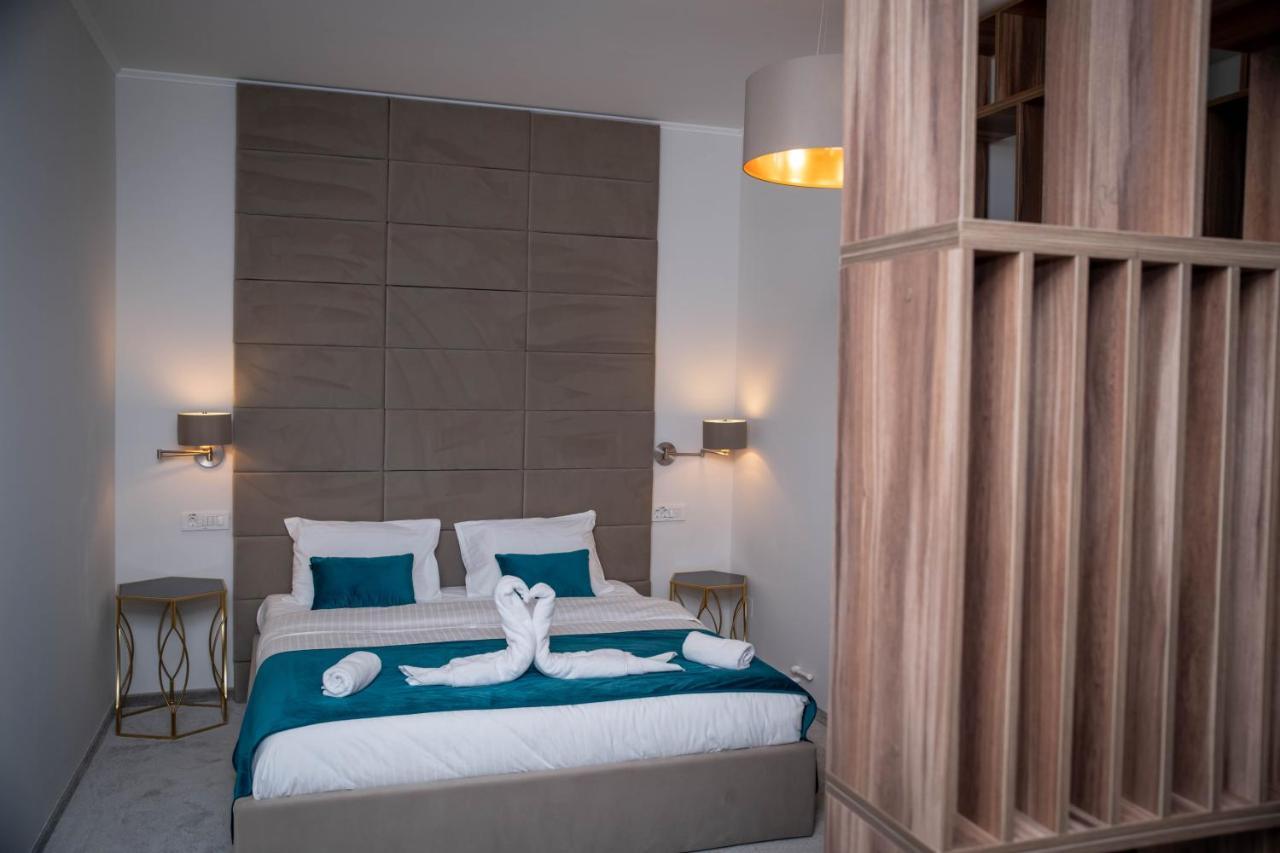 Unique Garden Hotel Brăila Eksteriør billede
